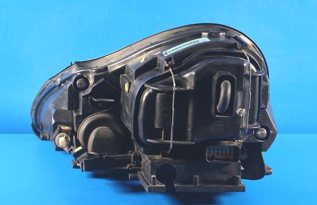 Frontlykt høyre halogen til Porsche Cayenne 2002-2006 (Fase 1) (9PA) (9PA) (VALEO|89309380|7L5 941 006 P|)
