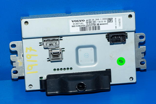 Bilstereo navigasjon skjerm til Volvo V70 2007-2013 (Type III, Fase 1)  (BOSCH|7 609 501 450|31357101|)