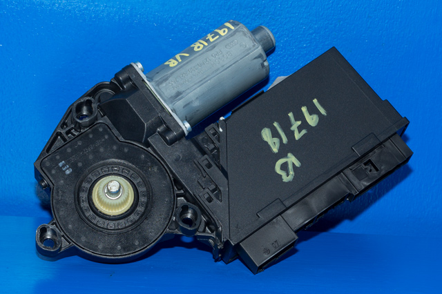 Ruteheis, kun motor, venstre bak til VW Touareg 2003-2007 (Type I, Fase 1)  (VAG|3D0 959 795 F|)