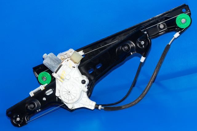 Ruteheis høyre foran til BMW 3-Serie, 2005-2011 (E90/E91/E92/E93) (E90/E91/E92/E93) (BMW|6 927 028)