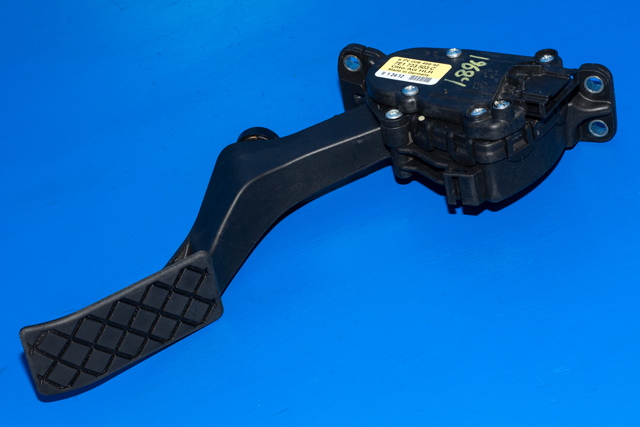Pedal gass til VW Transporter / Caravelle, 2009-2015 (Fase 2) (T5) (T5) (HELLA|6PV 008 496-42)