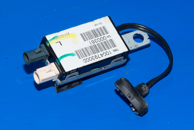 Antenne forsterker til Tesla Model S, 2013-2016 (Fase 1)  (TESLA|1004793-00-D)