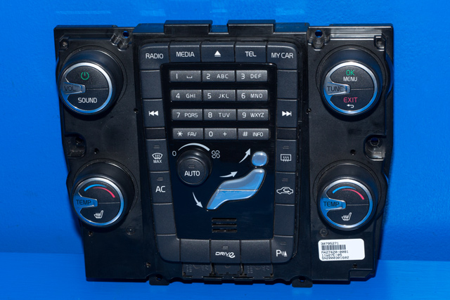Bilstereo betjeningspanel til Volvo V70, 2007-2013 (Type III, Fase 1) (VOLVO|30795271)