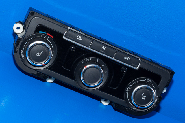Varmeapparat betjening til VW Caddy 2010-2015 (Type III, Fase 2) (HELLA|5HB 009 751-71|7N0 907 426 AN|)