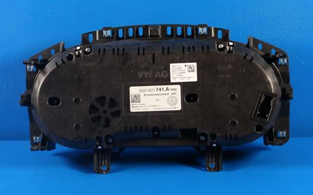 Instrumentpanel til VW Passat 2015-2019 (Fase 1) (B8) (B8) (VAG|3G0 920 741 A|)
