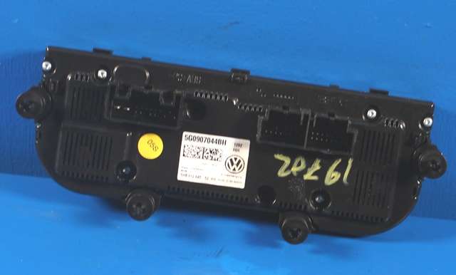 Varmeapparat betjening til VW Passat 2015-2019 (Fase 1) (B8) (B8) (VAG|5G0 907 044 BH|)