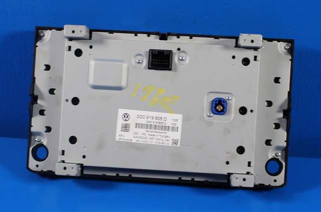 Bilstereo navigasjon betjeningspanel til VW Passat 2015-2019 (Fase 1) (B8) (B8) (VAG|3G0 919 605 D|)