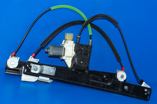 Ruteheis høyre foran til Ford Mondeo 2011-2014 (Type IV, Fase 2)  (FORD|6M21-14553-B|)