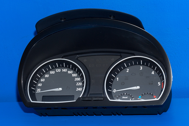 Instrumentpanel til BMW X3 2007-2010 (Fase 2) (E83) (E83) (JOHNSON|1024631-22|62.10-3 451 582|)