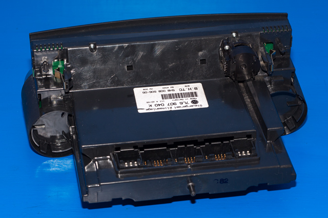 Varmeapparat betjening til VW Touareg 2003-2007 (Type I, Fase 1)  (HELLA|5HB 008 506-05|7L6 907 040 K|)