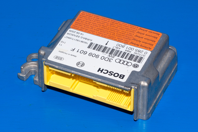 Styreenhet airbag hovedsensor til VW Touareg 2003-2007 (Type I, Fase 1) (BOSCH|0 285 001 800|3D0 909 601 F|)