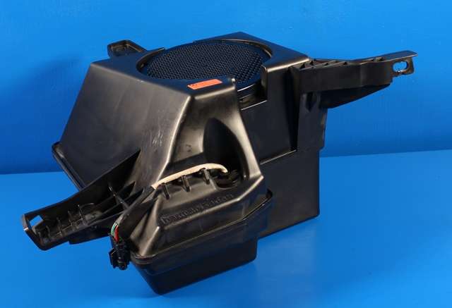 Bilstereo sub-woofer til Mercedes GL 2006-2012 (X164) (X164) (MERCEDES|A 164 820 34 02|)