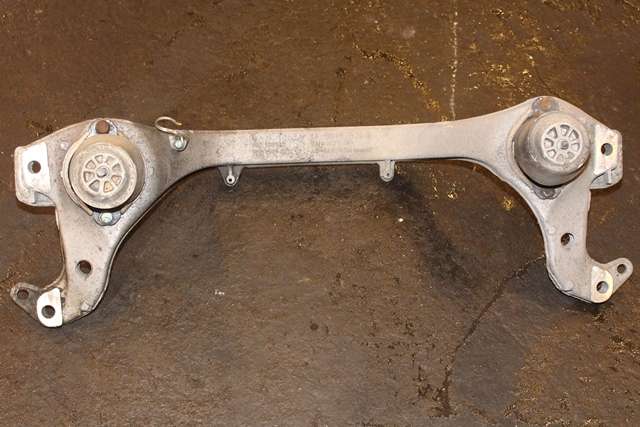 Travers foran tverrgående til VW Touareg 2003-2007 (Type I, Fase 1) (VAG|7L6 199 207|)