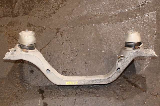 Travers foran tverrgående til VW Touareg 2003-2007 (Type I, Fase 1) (VAG|7L6 199 207|)