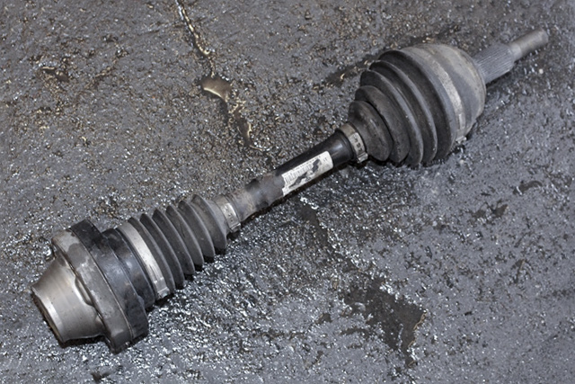 Drivaksel venstre foran, diesel/automat til VW Touareg 2003-2007 (Type I, Fase 1) (VAG|7L6 407 271 D|)