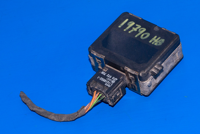 Sensor radar til VW Passat 2015-2019 (Fase 1) (B8) (B8) (BOSCH|0 203 300 604|3Q0 907 566 B|)