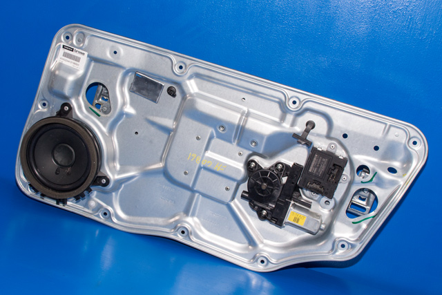 Ruteheis høyre foran til Volvo XC70 2008-2013 (Type II, Fase 1) (FORD|9G9T-14B533-HC|)