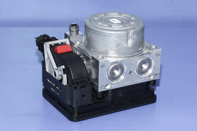 ABS sentral til VW Passat 2015-2019 (Fase 1) (B8) (B8) (VAG|3Q0 614 517 S|3Q0 907 379 S|)