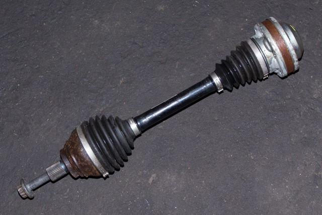 Drivaksel venstre foran, diesel/manuell til VW Passat, 2015-2019 (Fase 1) (B8) (B8) (VAG|3Q0 407 271 A)