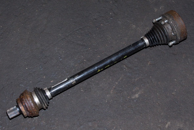 Drivaksel venstre bak, diesel/manuell til VW Passat, 2015-2019 (Fase 1) (B8) (B8) (VAG|3Q0 501 203 C)