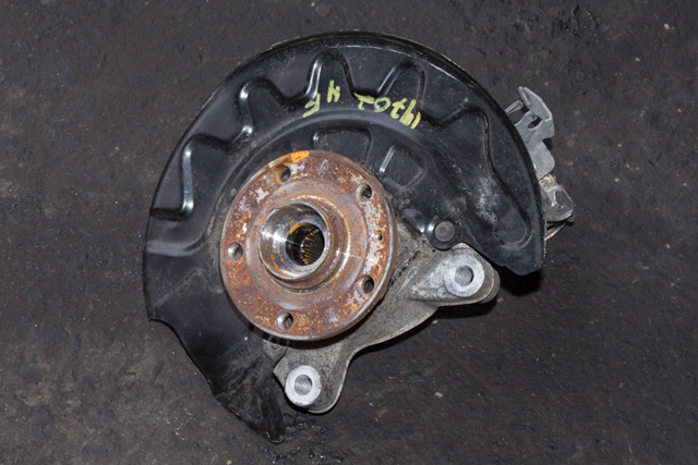 Hjulspindel høyre foran til VW Passat, 2015-2019 (Fase 1) (B8) (B8) 