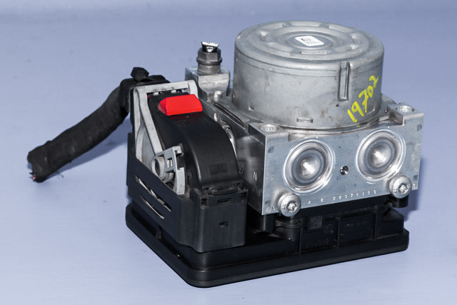 ABS sentral til VW Passat 2015-2019 (Fase 1) (B8) (B8) (VAG|3Q0 614 517 AA|3Q0 907 379 AA|)