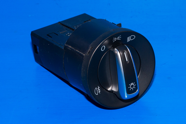 Bryter lys til VW E-Up, 2013-2019  (VAG|6R0 941 531 F)