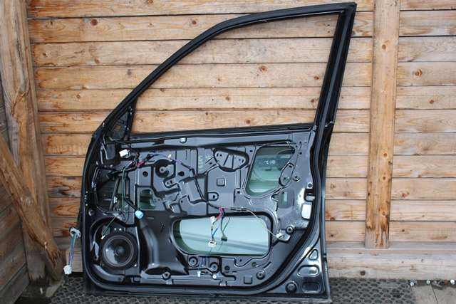 Dør høyre foran til Subaru Forester 2008-2013 (Type III)  