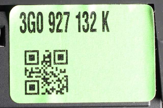 Bryter nødblink til VW Passat 2015-2019 (Fase 1) (B8) (B8) (VAG|3G0 927 132 K|)