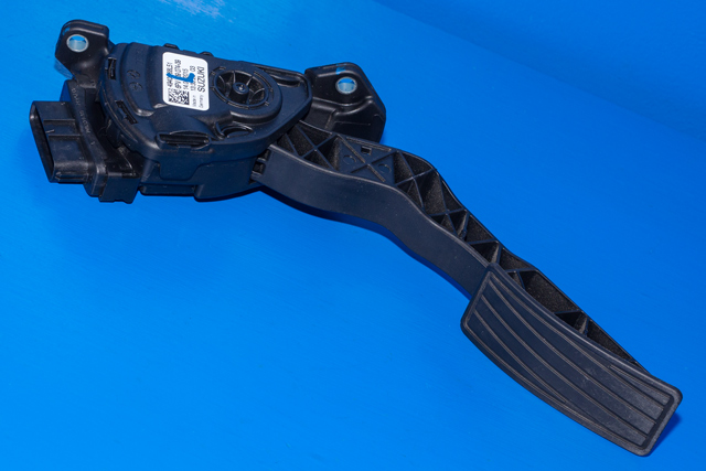 Pedal gass til Suzuki Vitara 2015-->> (Type IV) (HELLA|6PV 009 074-09|49400-68L51|)