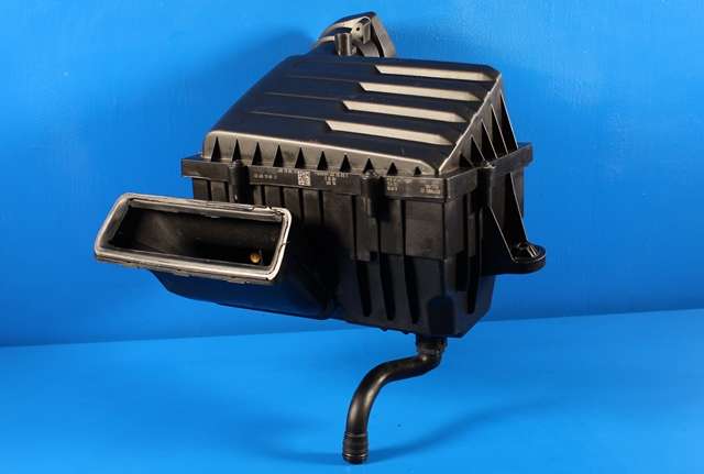 Luftfilterboks til VW Passat, 2015-2019 (Fase 1) (B8) (B8) (VAG|5Q0 129 607 AB)