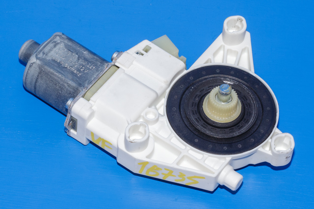 Ruteheis, kun motor, venstre foran til Mercedes C-Klasse 2007-2011 (Fase 1) (W204) (W204) (MERCEDES|A 204 820 01 42|)