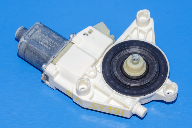 Ruteheis, kun motor, venstre bak til Mercedes C-Klasse 2007-2011 (Fase 1) (W204) (W204) (MERCEDES|A 204 820 05 42|)