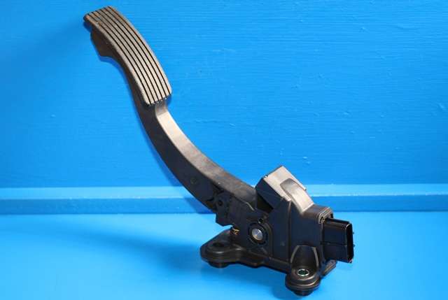 Pedal gass til Mitsubishi Outlander, 2012-2015 (Type III, Fase 1)  (MITSUBISHI|1600A116)