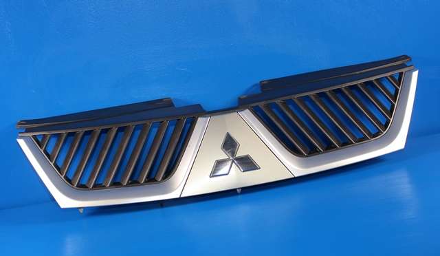 Grill til Mitsubishi Outlander, 2007-2010 (Type II, Fase 1)