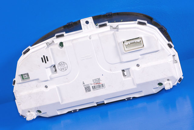 Instrumentpanel til Mitsubishi Outlander 2012-2015 (Type III, Fase 1) (MITSUBISHI|8100C385|)
