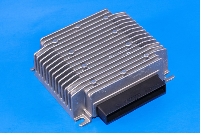 Bilstereo forsterker til Tesla Model S, 2013-2016 (Fase 1)  (TESLA|1004833-10-A)