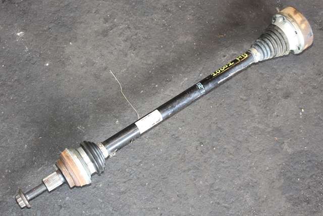 Drivaksel høyre bak, diesel/automat til VW Passat, 2015-2019 (Fase 1) (B8) (B8) (VAG|3Q0 501 204 D)