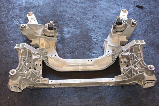 Travers foran hoved til BMW 5-Serie 2010-2017 (F10/F11) (F10/F11) (BMW|6 799 321|)