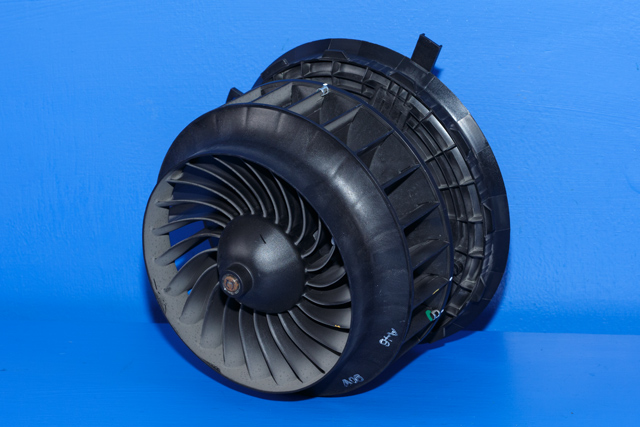 Varmeapparat motor til Mercedes GLC, 2015-2022 (X253) (X253) (BOSCH|0 130 309 001)