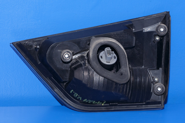 Baklykt venstre indre til Mitsubishi Outlander 2007-2010 (Type II, Fase 1)
