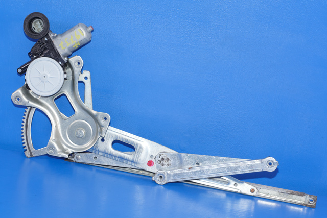 Ruteheis høyre foran til Toyota Urban Cruiser 2009-2014 (DENSO|262100-2330|85710-35180|)