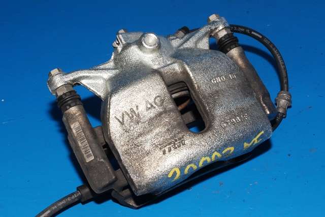 Bremsecaliper venstre foran til VW Passat, 2015-2019 (Fase 1) (B8) (B8) 