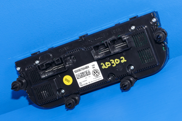 Varmeapparat betjening til VW Passat 2015-2019 (Fase 1) (B8) (B8) (VAG|5G0 907 044 BH|)