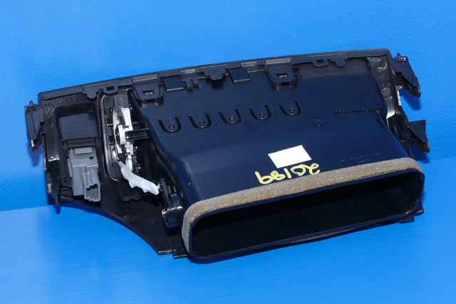 Dashbord friskluftdyse midtkonsoll til Toyota Verso 2009-2016 (Type III)