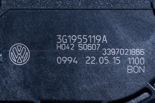 Viskermotor frontrute komplett m/overføring til VW Passat 2015-2019 (Fase 1) (B8) (B8) (VAG|3G1 955 023 C|3G1 955 119 A|)