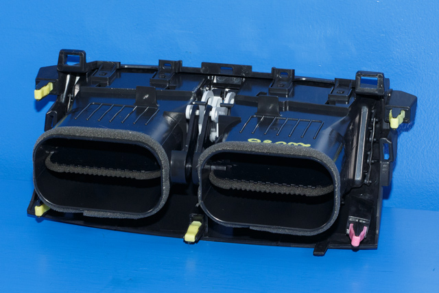 Dashbord friskluftdyse midtkonsoll til Toyota RAV4 2006-2009 (Type III, Fase 1)