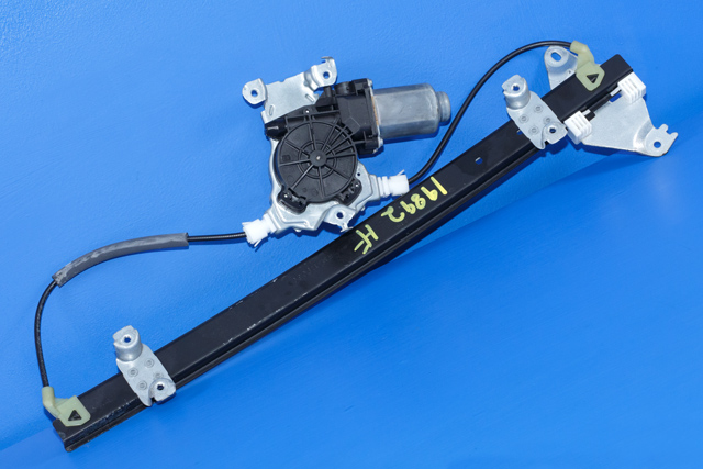 Ruteheis høyre foran til Nissan Pathfinder, 2010-2014 (Fase 2) (R51) (R51)