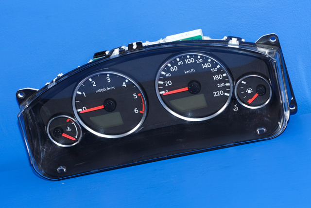 Instrumentpanel til Nissan Pathfinder 2005-2010 (Fase 1) (R51) (R51) (NISSAN|24810-3X34C|VP7NFF-10849-UAE|)