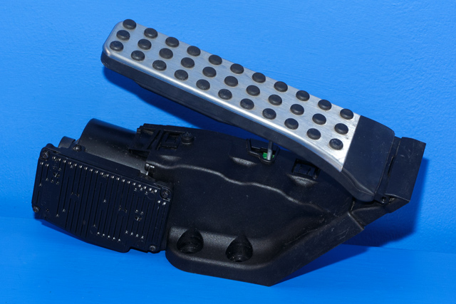 Pedal gass til Mercedes GLC, 2015-2022 (X253) (X253) (MERCEDES|A 253 300 11 00)